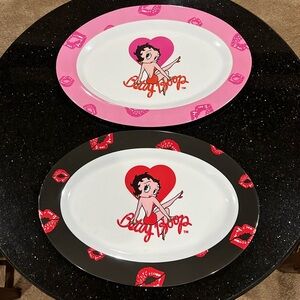 BETTY BOOP  2003 PLATIC PLATES BY KING FEATURES SYN INC-SET OF 2